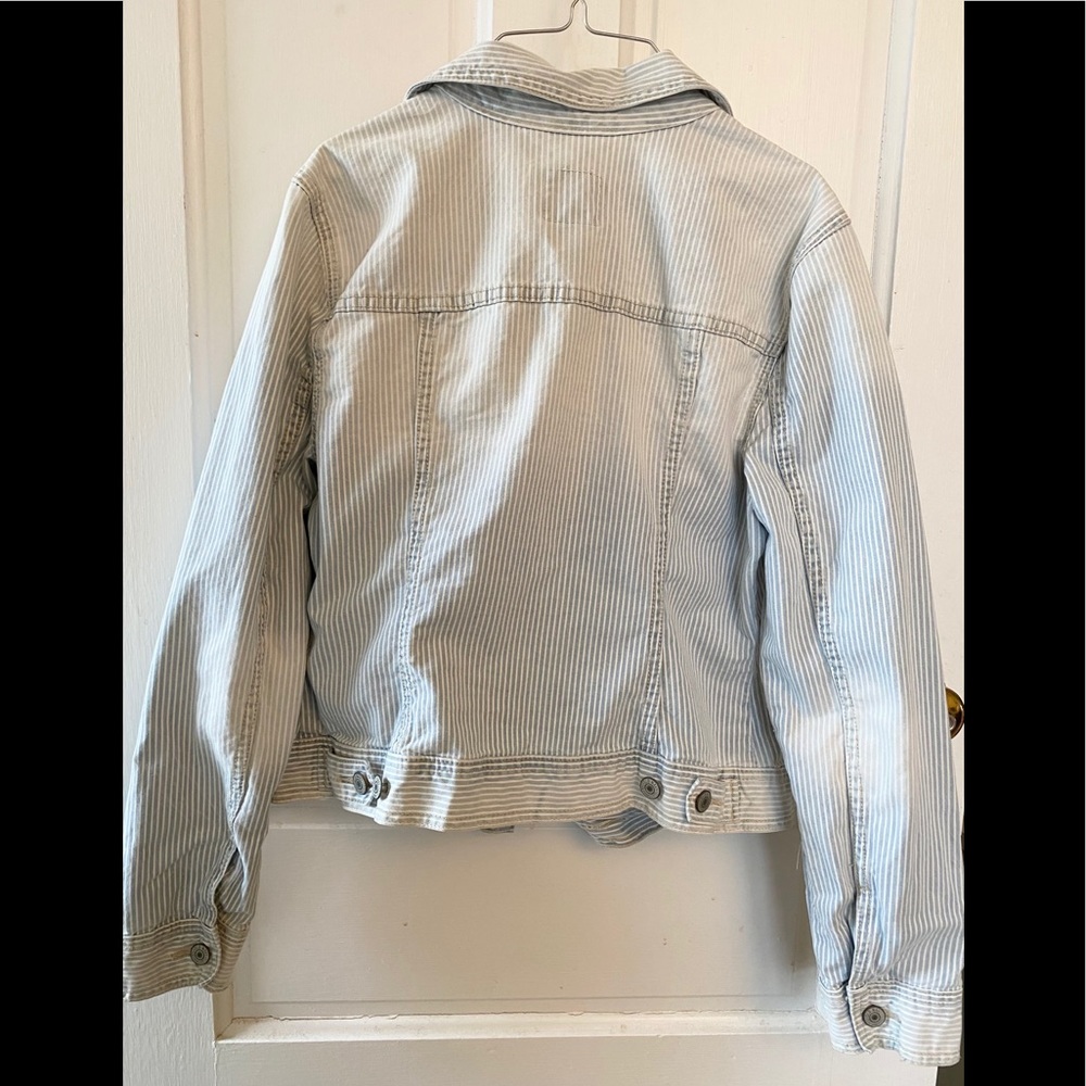 Old Navy Denim Jacket - Seersucker Pattern - Picture 3 of 5